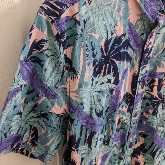 H&M Vibrant Tropical Button Down Shirt - Picture 4 of 4